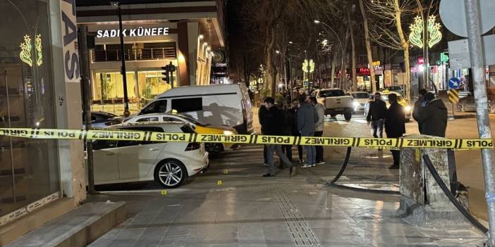 Diyarbakır'da silahlı kavga; Biri yoldan geçen, 2 kişi yaralandı