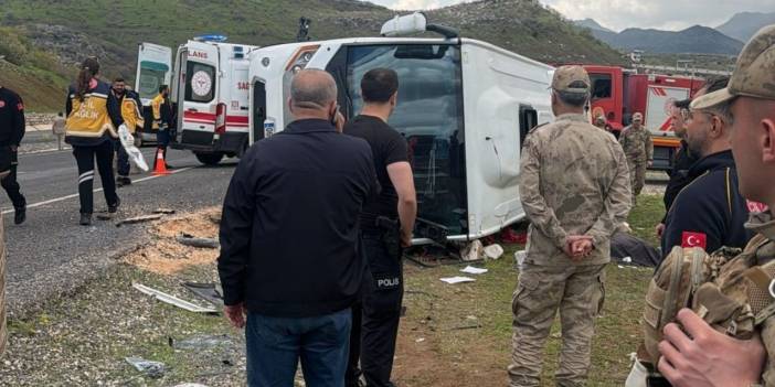 Diyarbakır-Bingöl Karayolunda feci kaza; Ölü ve yaralılar var