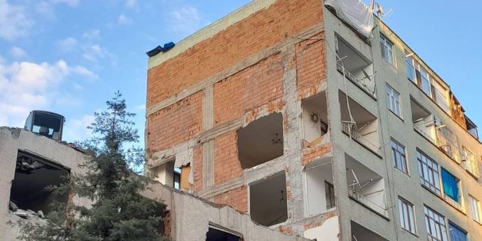 Diyarbakır’da hasarlı bina yıkılıyor, sağlam bina çöküyor: Bağlar’da facia geliyorum diyor!