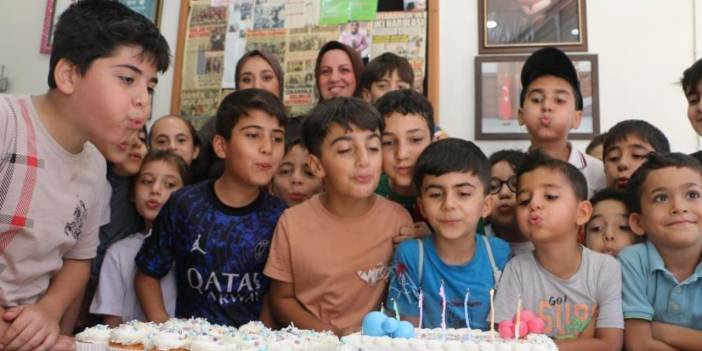 Diyarbakır'da yürek ısıtan anlar: İlk kez doğum günü kutladılar