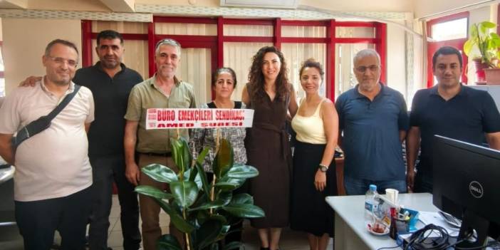 Diyarbakır'da KHK ile ihraç edilen Selda Kırmızıçiçek görevine iade edildi
