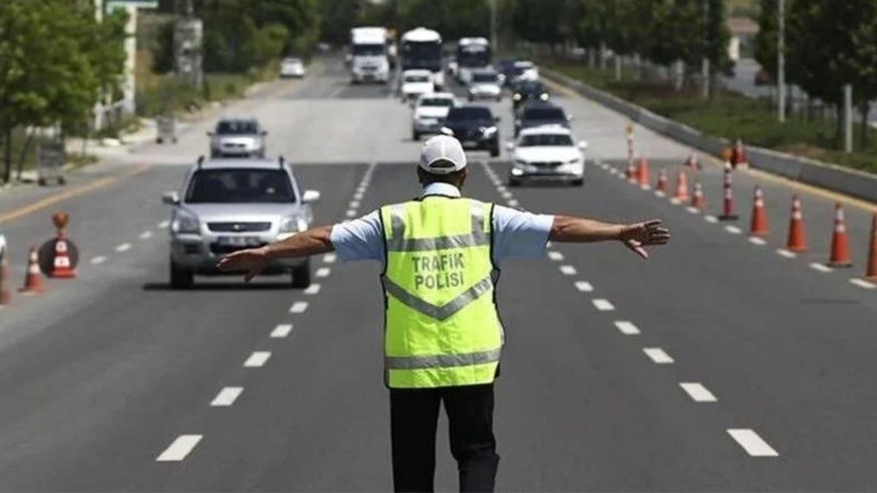 trafik-polis-kapali-yol.webp