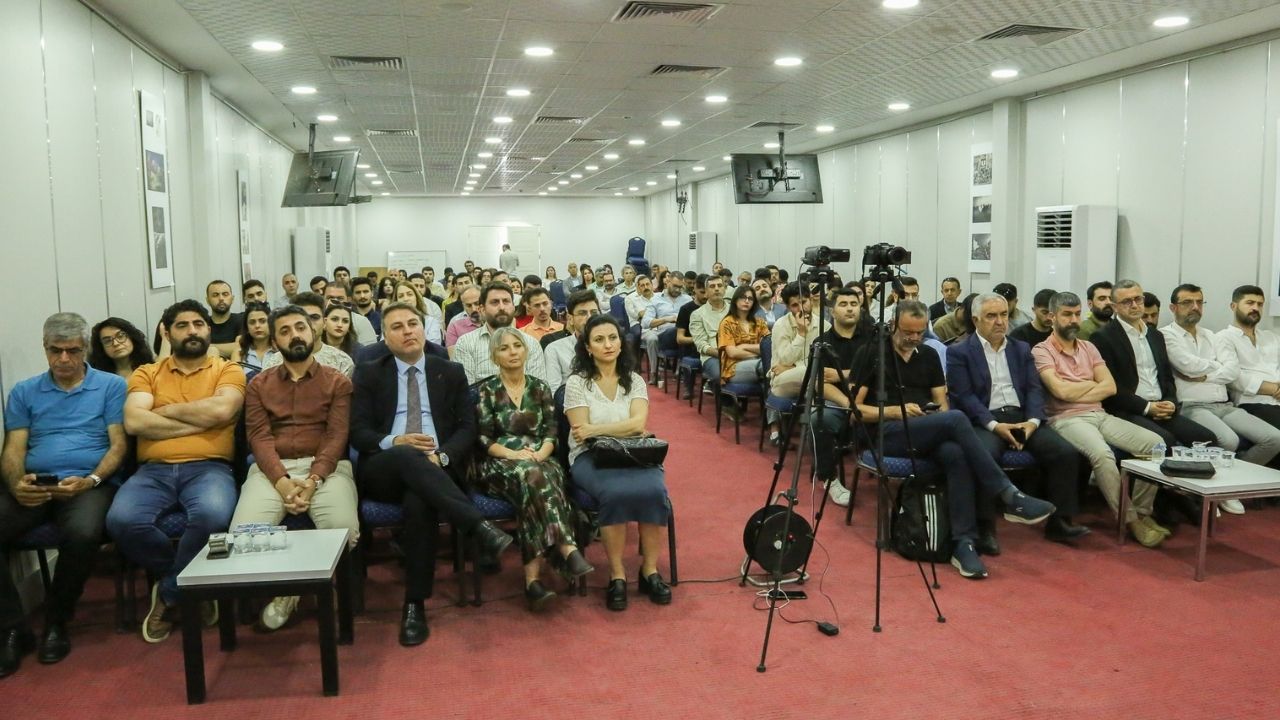 diyarbakir-barosu-kurt-meselesinde-anayasal-bakis-paneli7.jpg