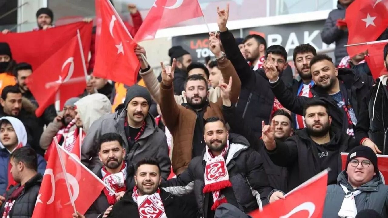 sivasspor-taraftar.jpg