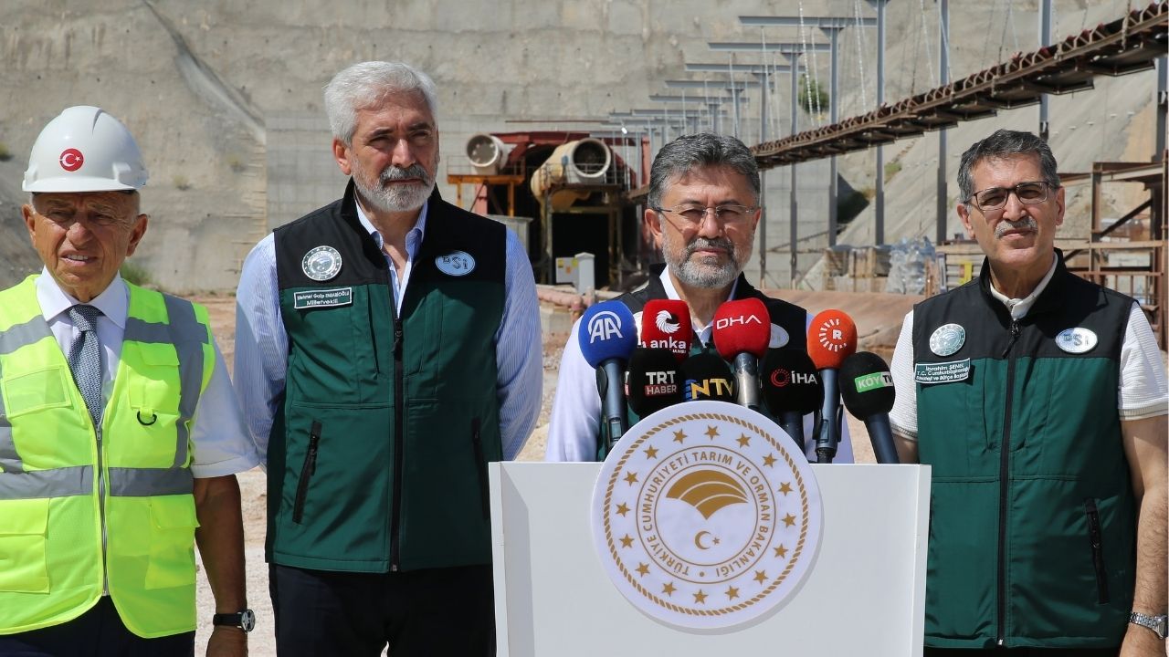 bakan-yumakli-silvan-baraji.jpg