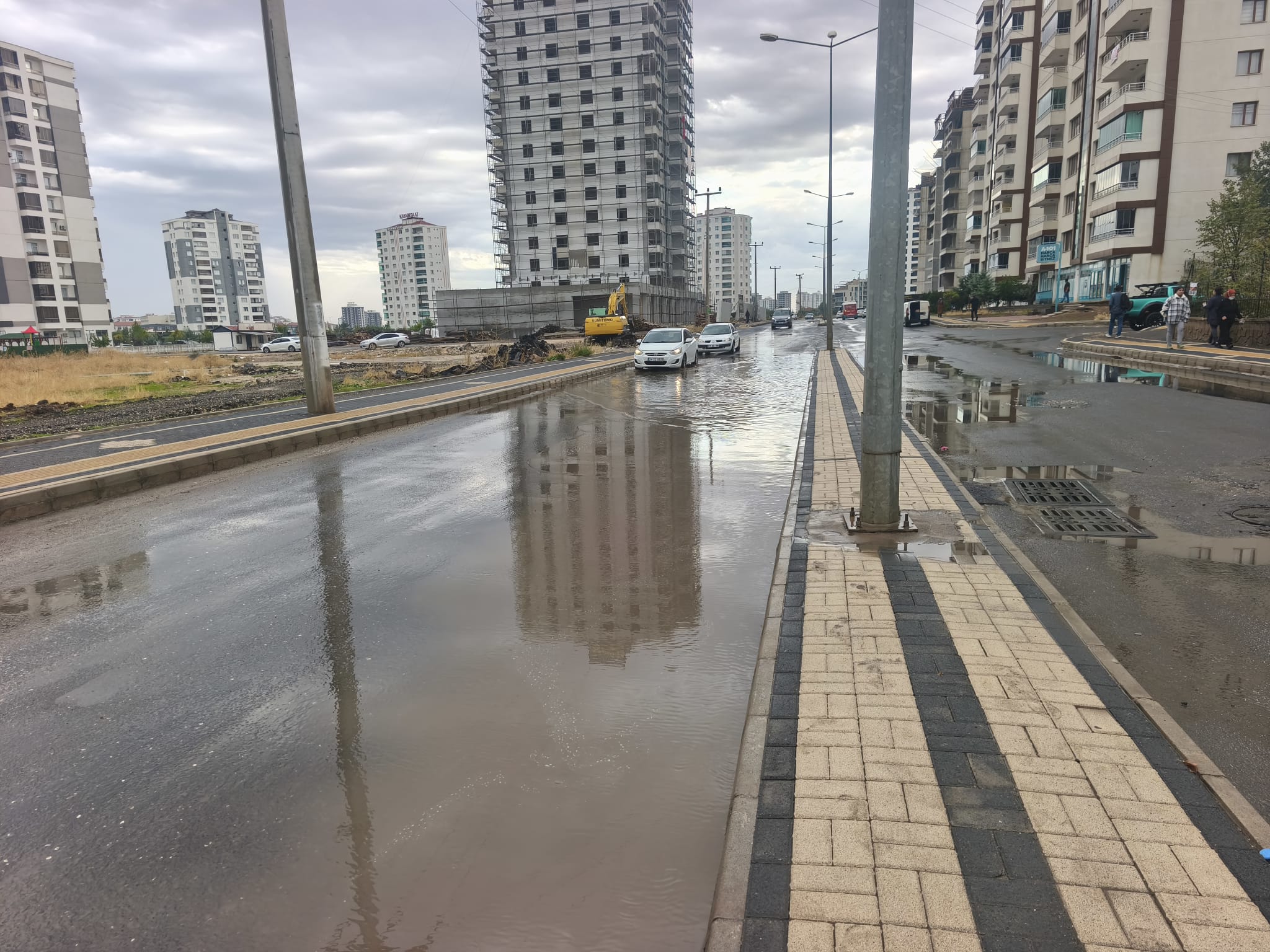 yagmur-cadde-2.jpeg